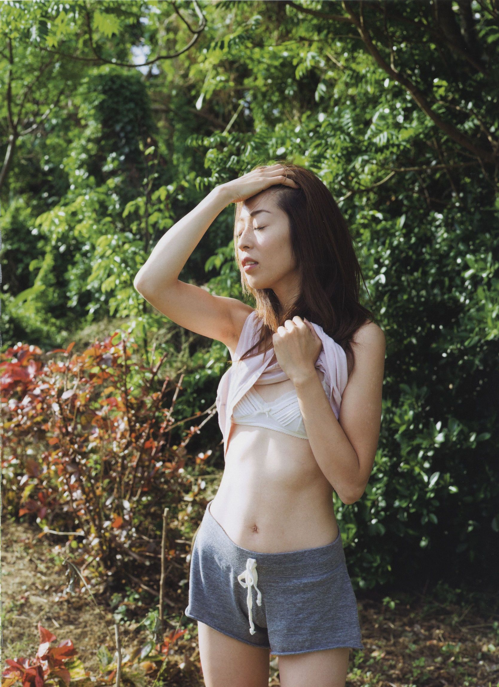 中村愛美 《Lyin' Eyes》 [PhotoBook] 写真集16