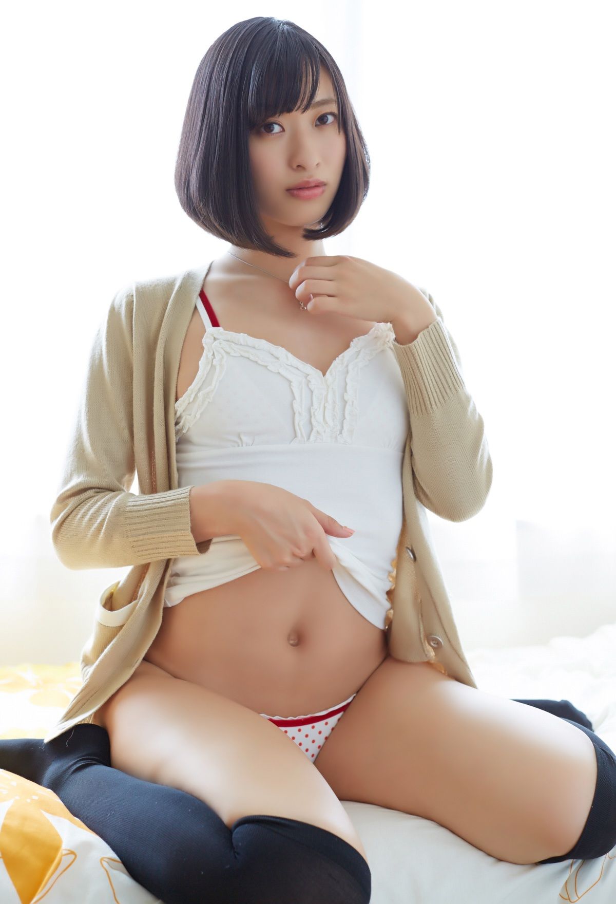 倉持由香《尻系女子》解禁グラビア  [PB写真集] 32