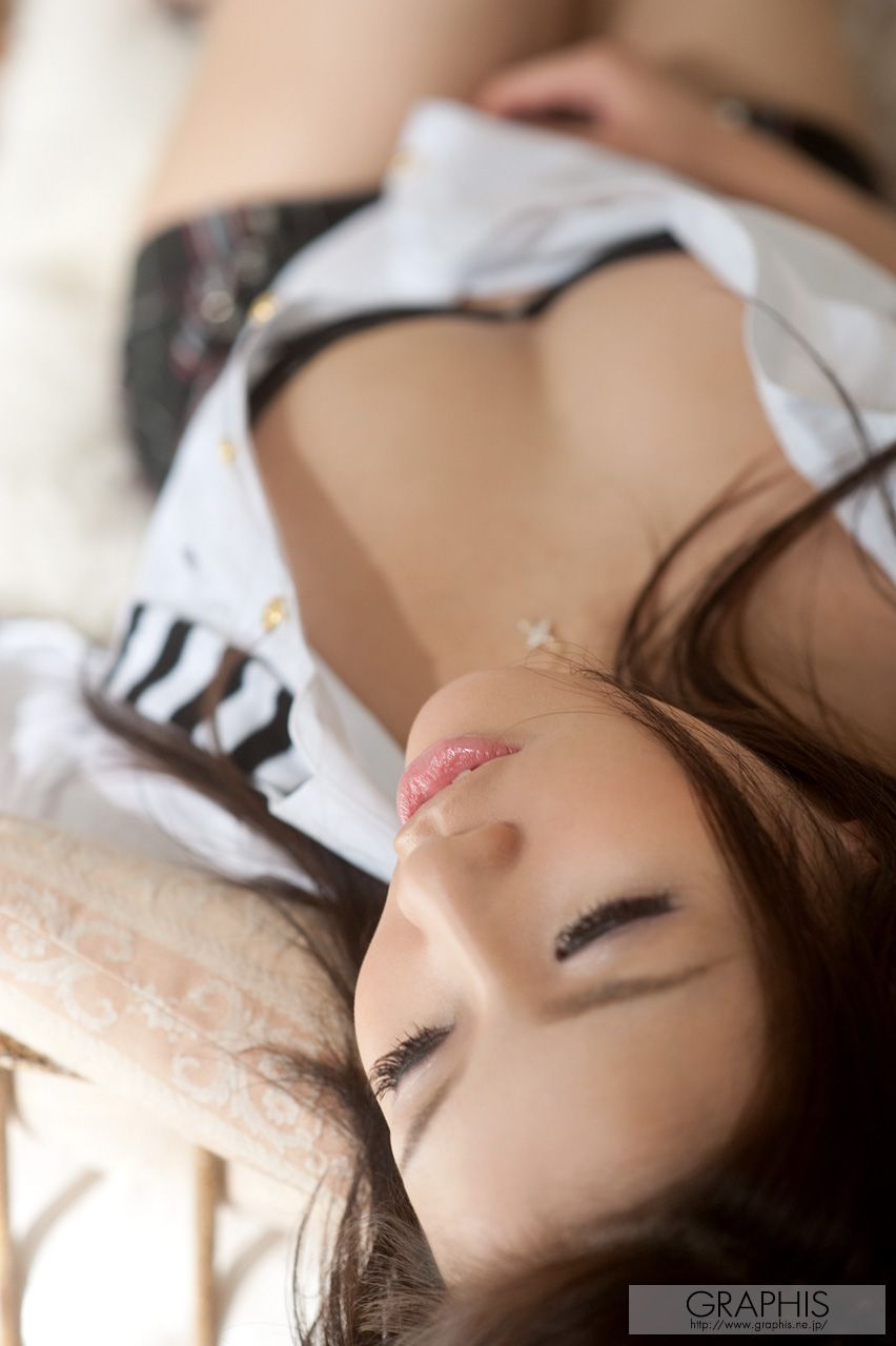 Rinka Aiuchi 爱内梨花 [Graphis] First Gravure 初脱ぎ娘 写真集15