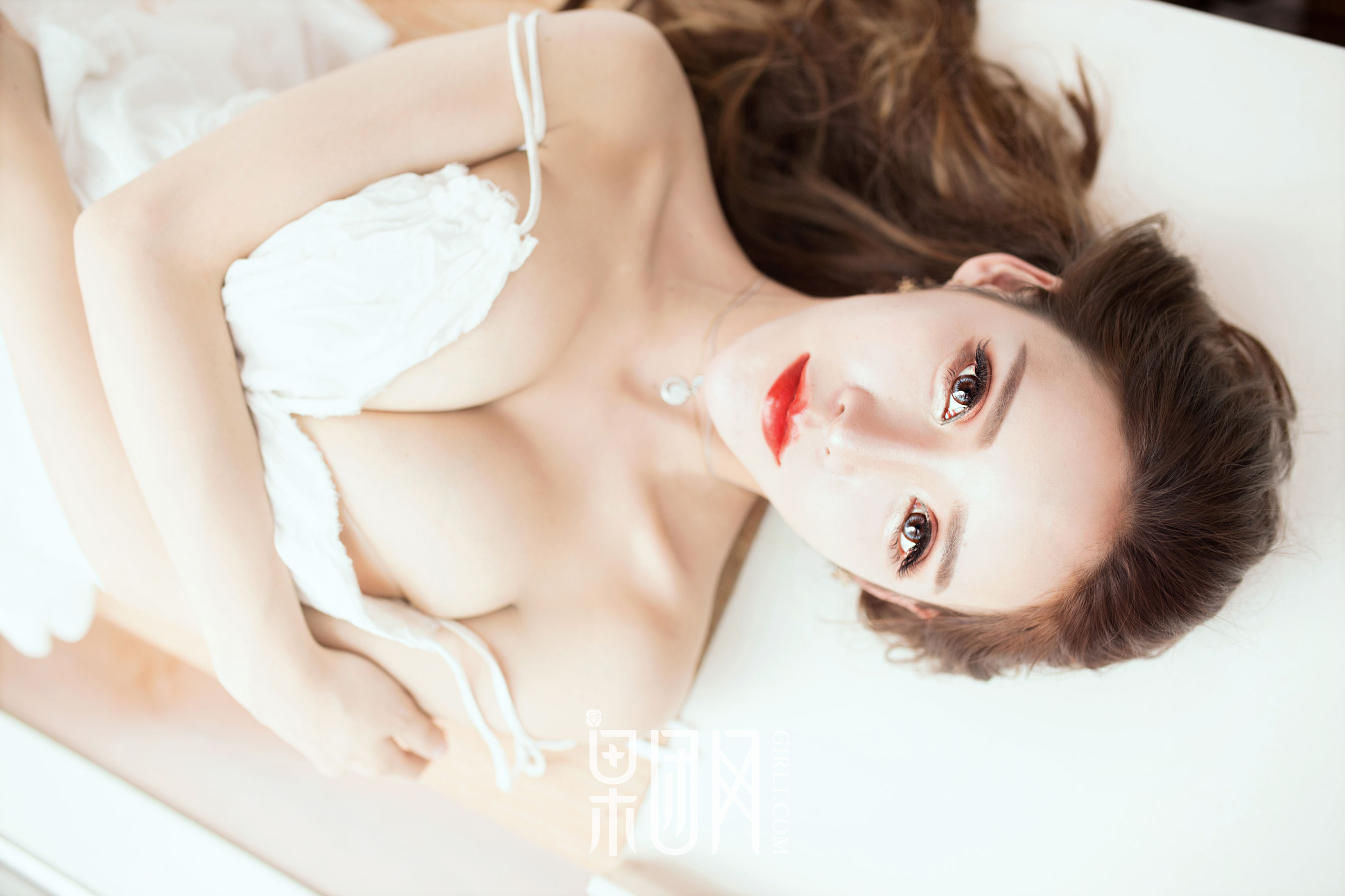 Lunana-lee《爆乳萝莉 尺度全开阳台大玩露出》 [果团网Girlt] No.011 写真集