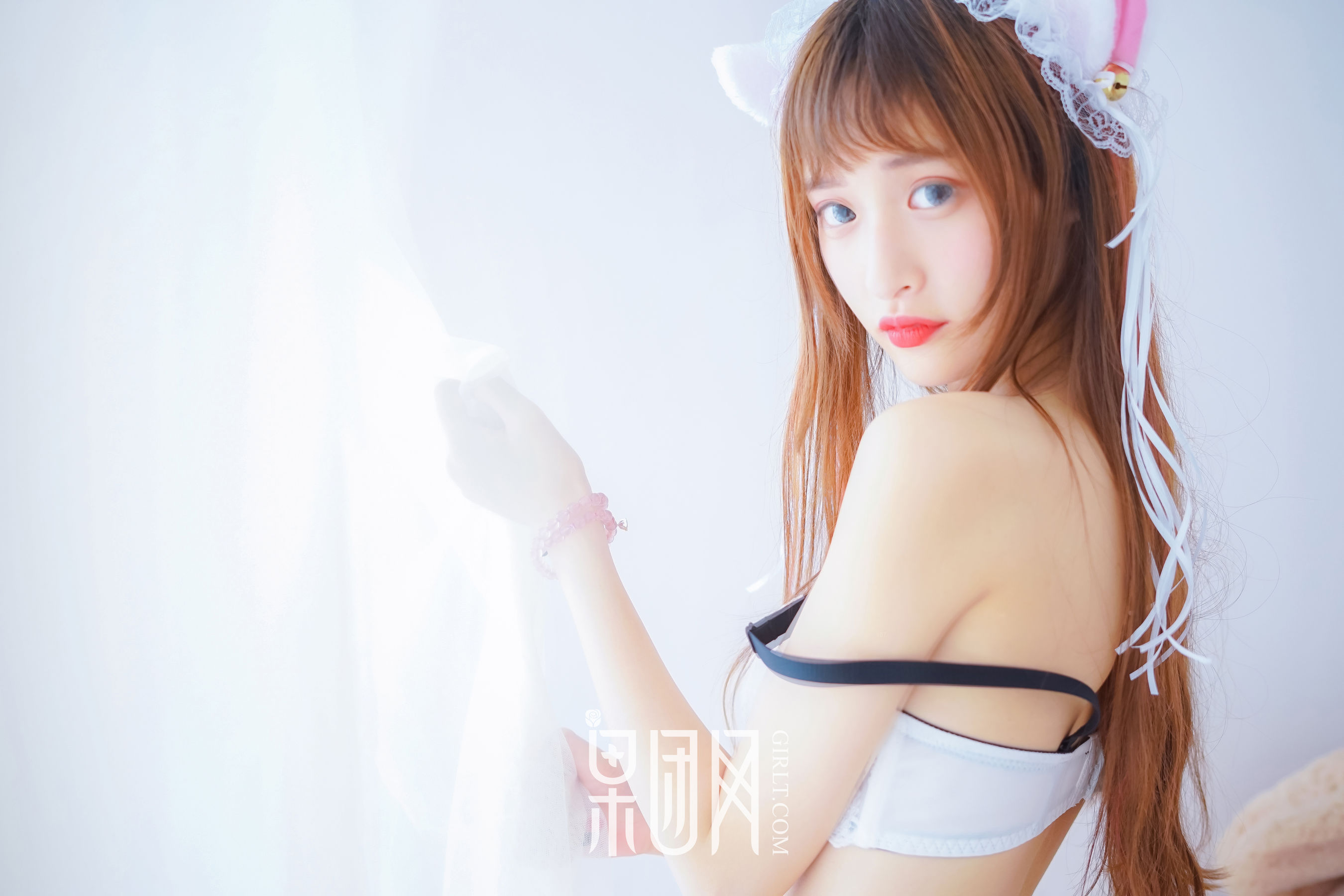 little贝殼《裸露香肩美背大玩cosplay》 [果团网Girlt] No.022 写真集