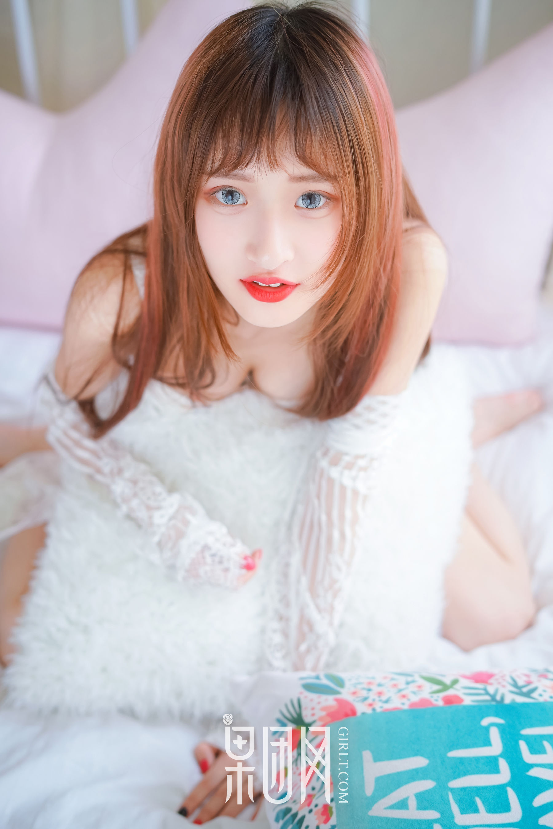 little贝殼《裸露香肩美背大玩cosplay》 [果团网Girlt] No.022 写真集