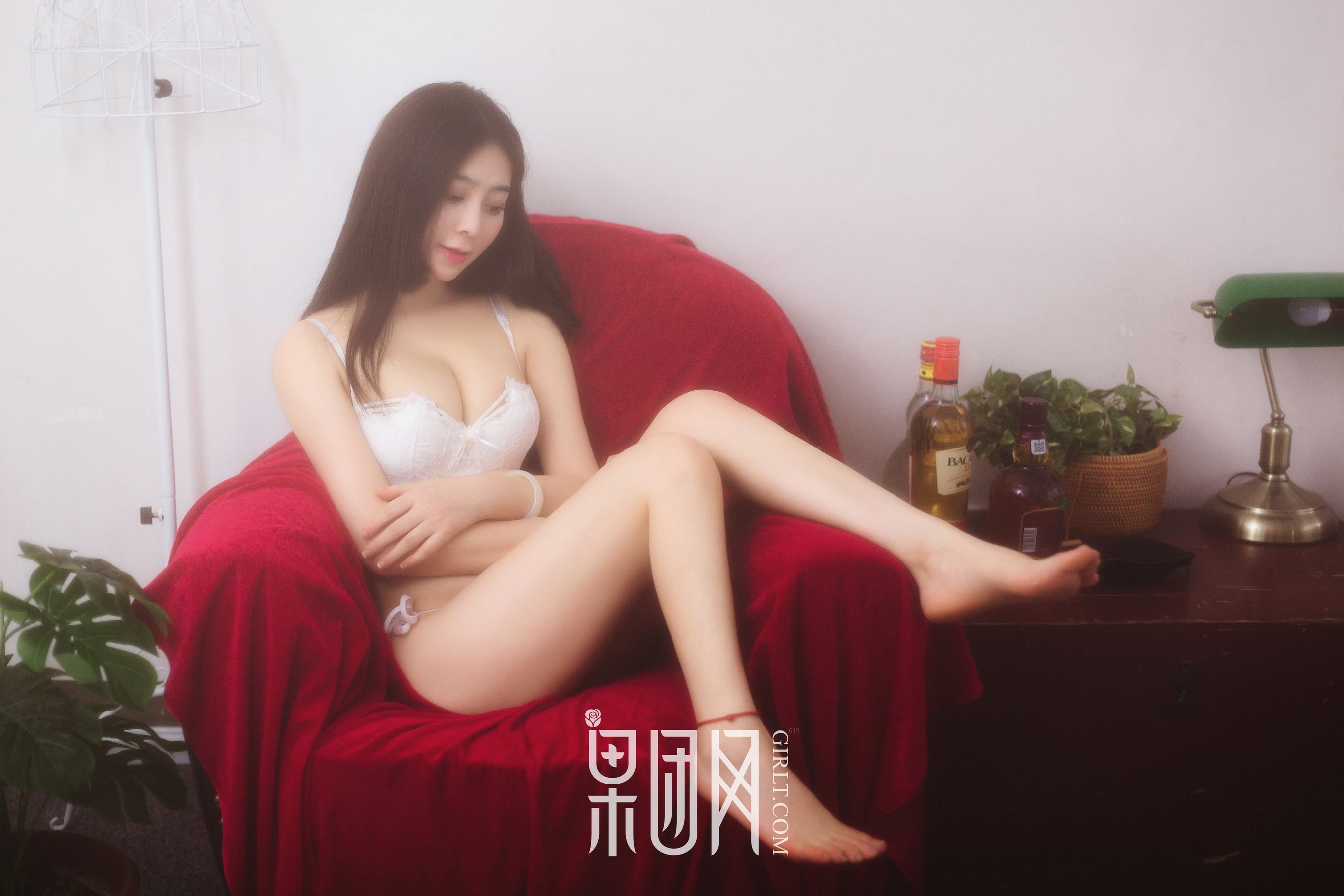 小伊伊《E奶美囡囡 娇俏玉兔精》 [果团网Girlt] No.039 写真集