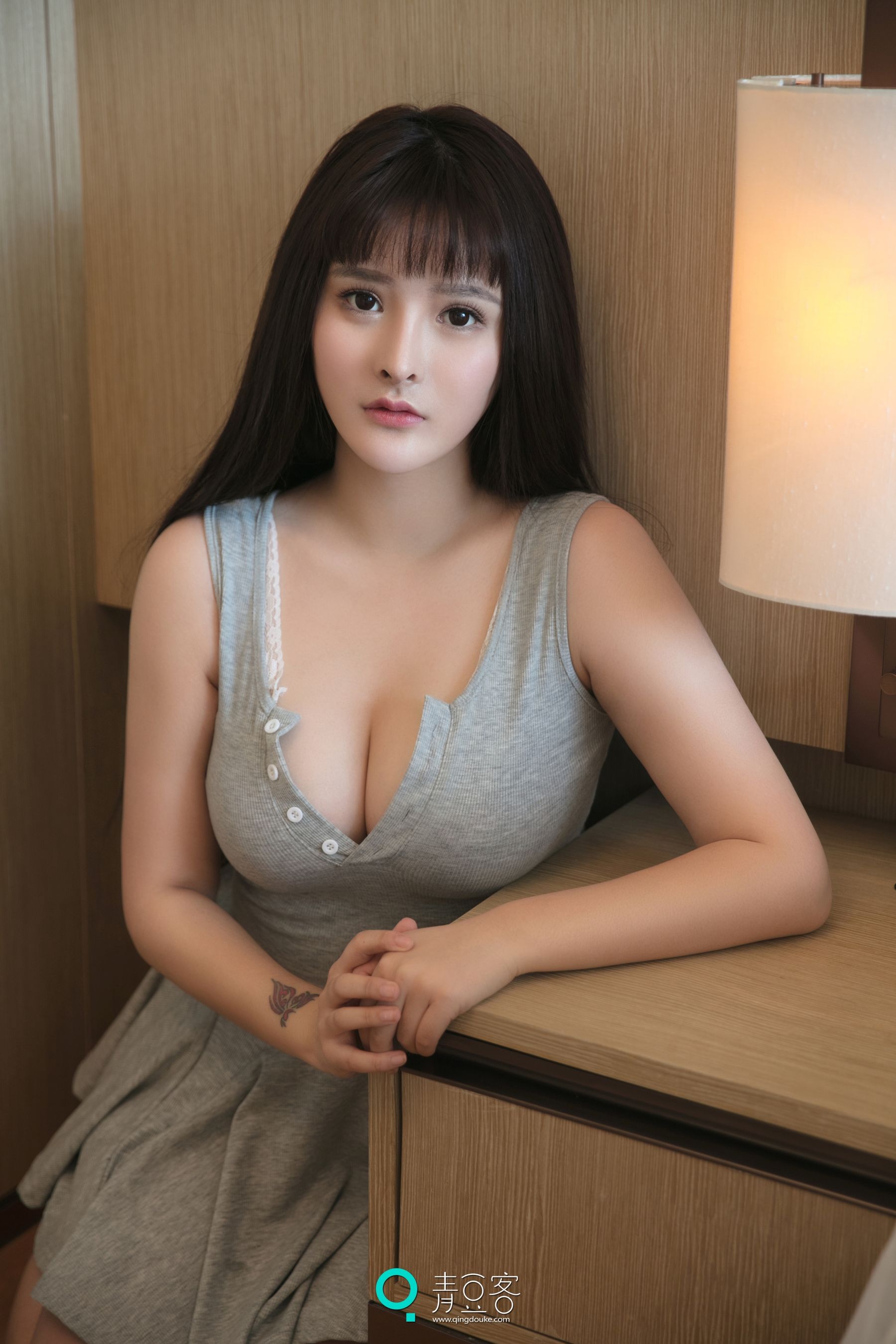 杨漫妮《美胸睡衣》 [青豆客] 写真集