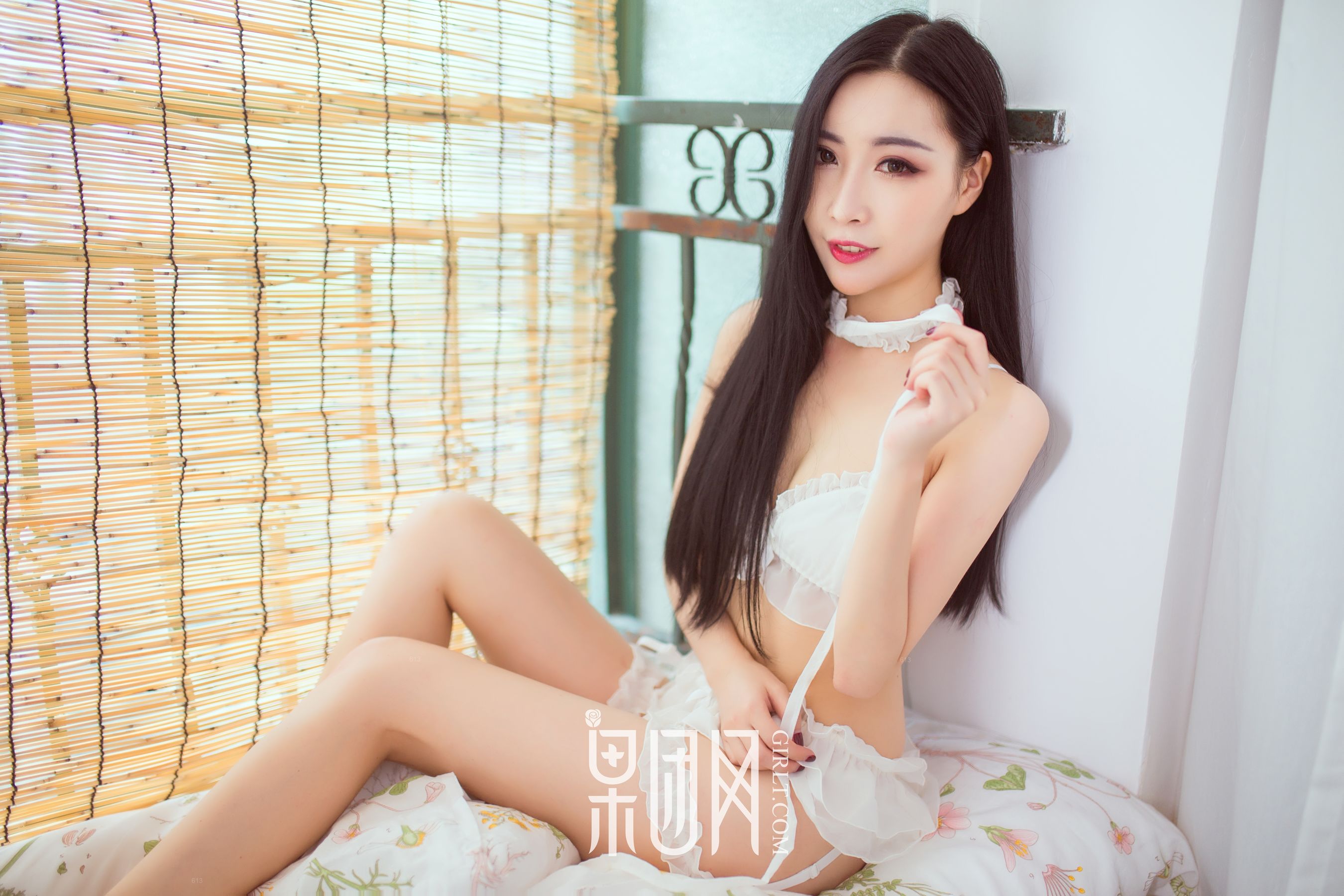 小雨《白丝美照》 [果团网Girlt] NO.099 写真集