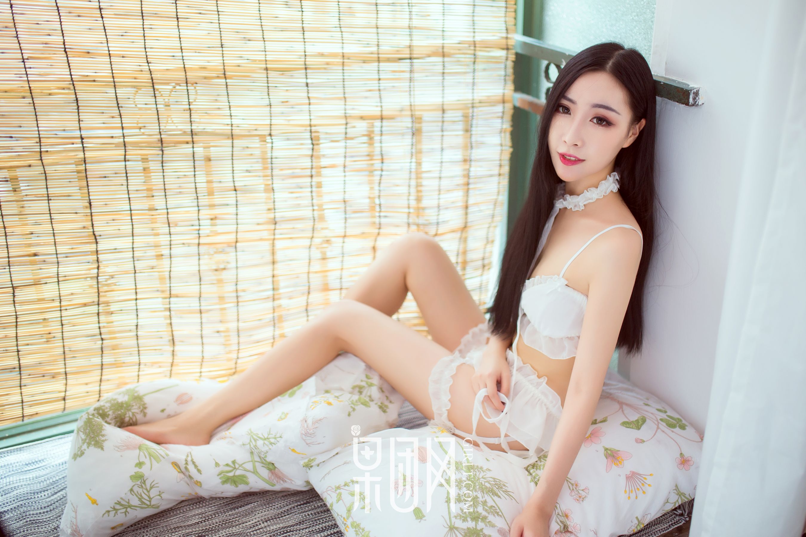 小雨《白丝美照》 [果团网Girlt] NO.099 写真集