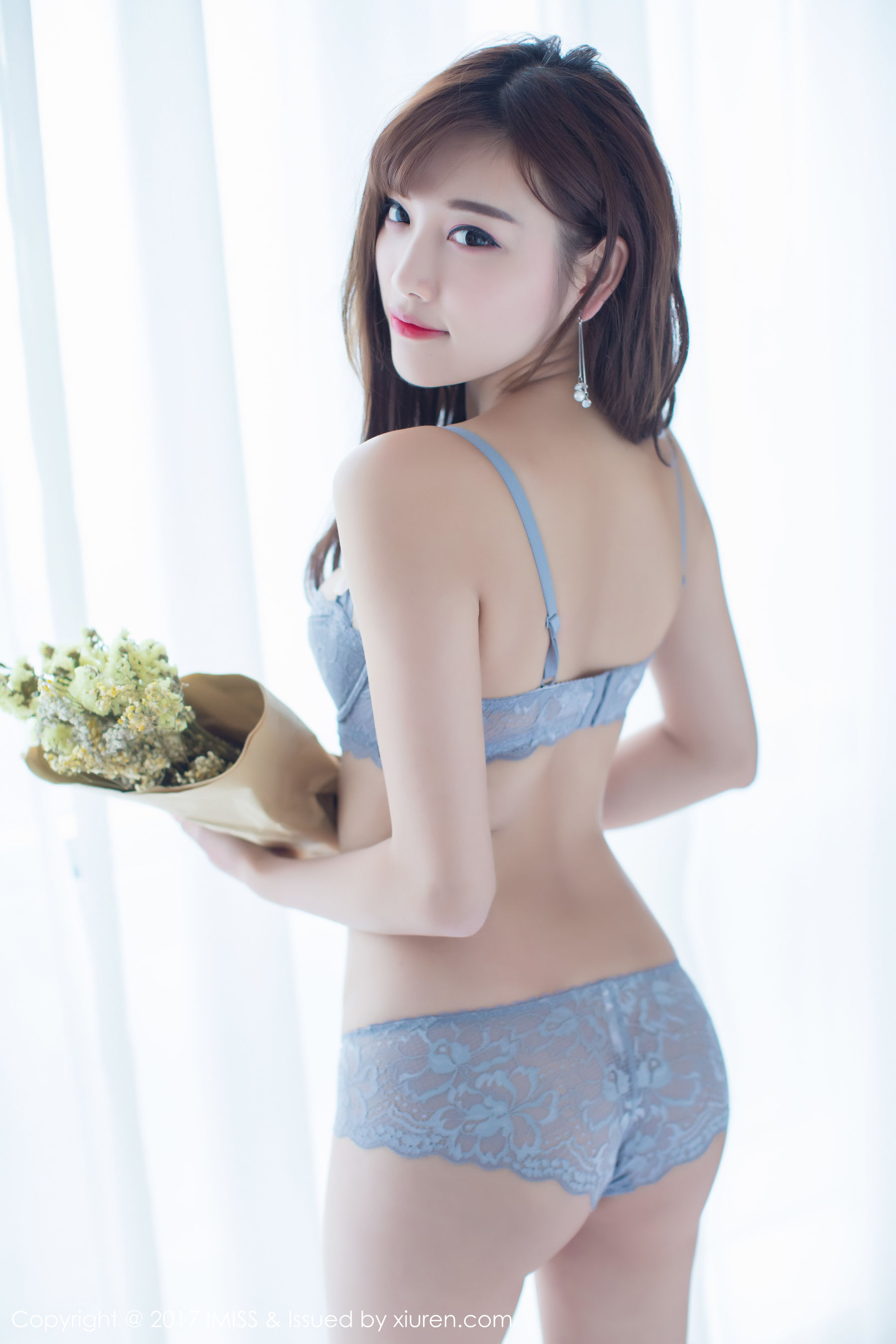 杨晨晨sugar《丝袜美腿诱惑+完善礼物》 [爱蜜社IMiss] Vol.181 写真集