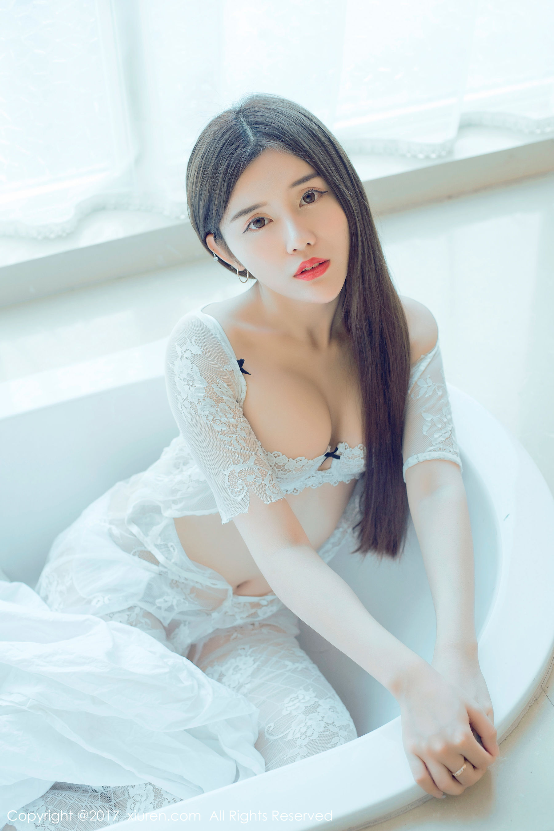 兔子NINA《青春的诱惑和妩媚》 [秀人XIUREN] NO.813 写真集