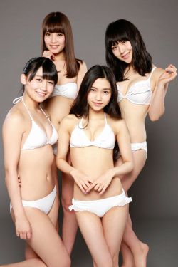 AKB48成员(小嶋真子、加藤玲奈、田野優花、高橋朱里)《18歳のAKB48》写真集 [YS Web] Vol.657